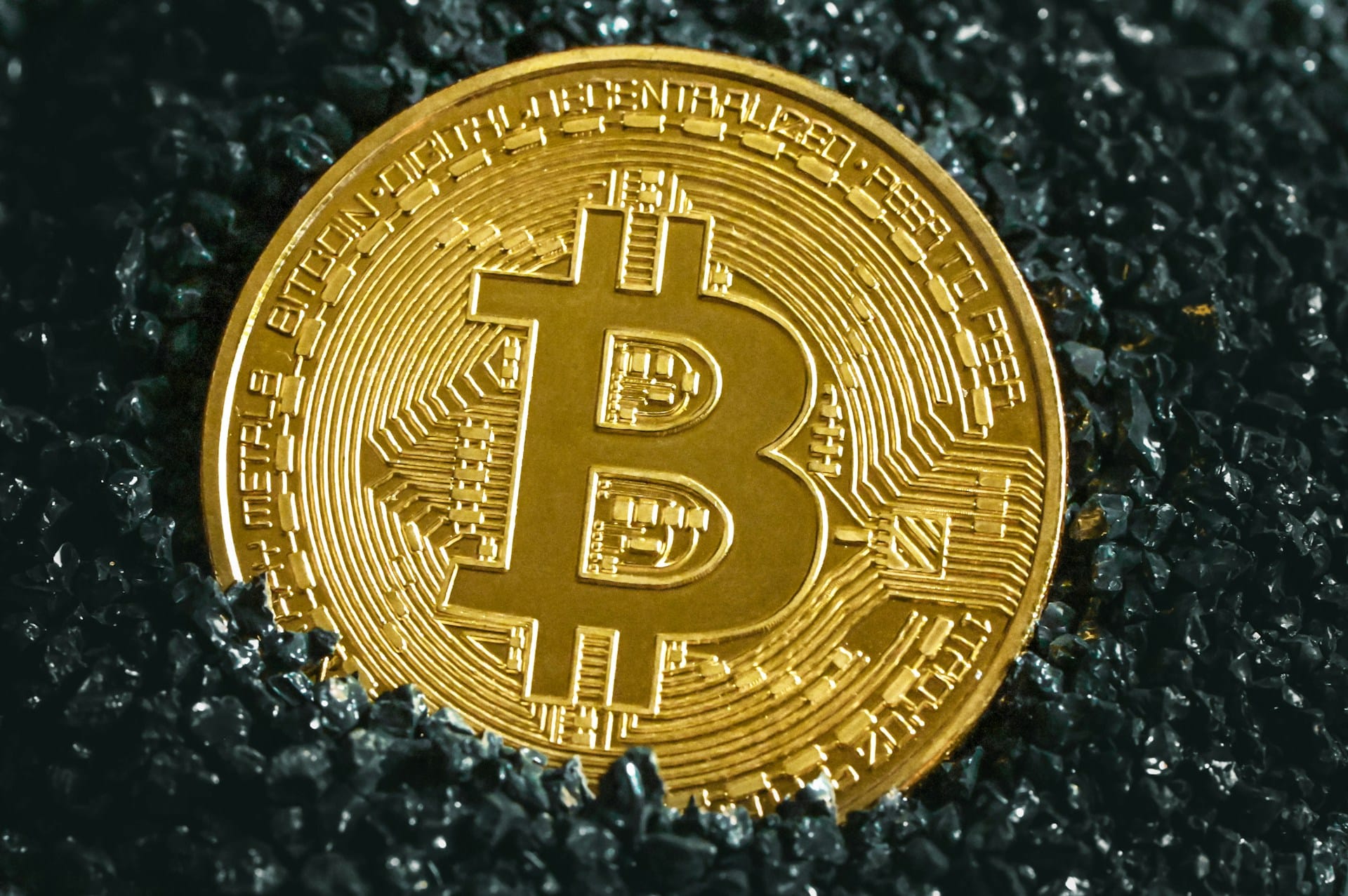 随着 BTC 重新回到 100,000 美元,比特币哈希率回升至历史新高