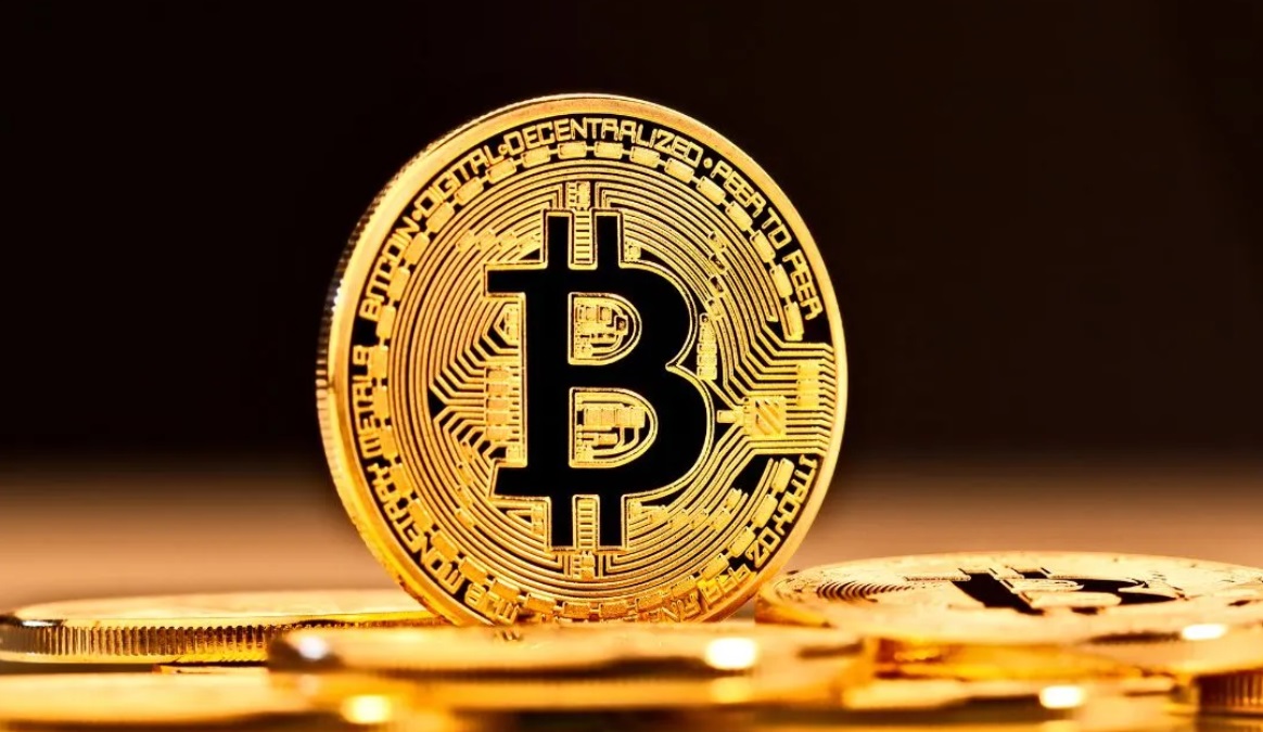 BTC 首次突破 105,000 美元;自特朗普胜选以来飙升超过 50%