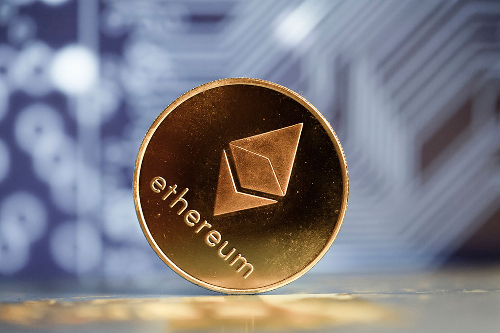以太坊鲸鱼抛售价值 3300 万美元的 ETH,加密货币一周内暴跌 15%